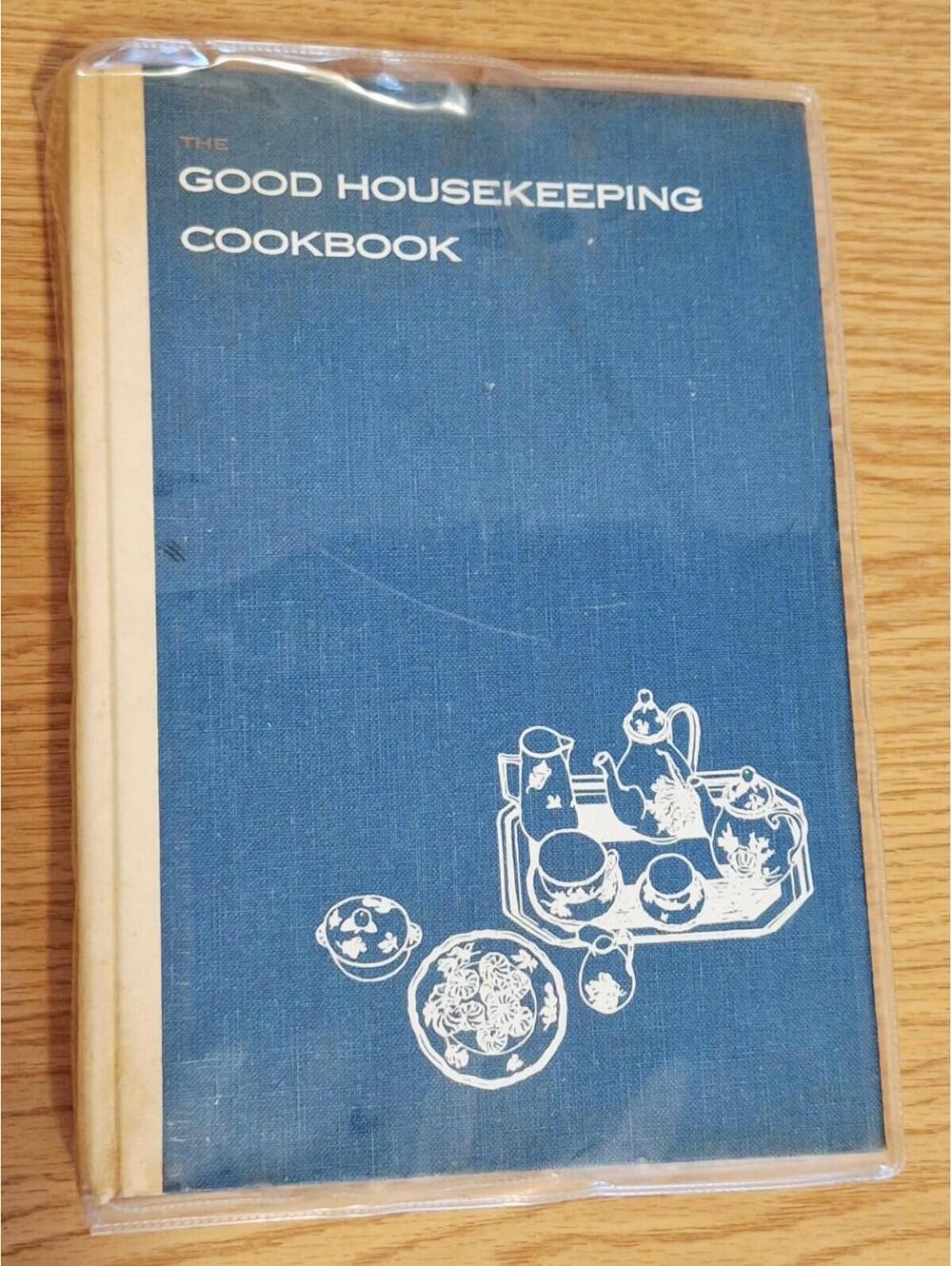 Vintage 1963 The New Good Housekeeping Cookbook Hardcover Dorothy Marsh MCM Blue